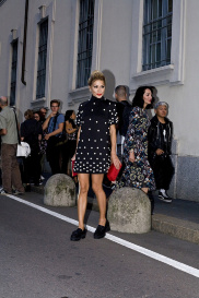 Белла Потёмкина на показе Dsquared в рамках Milan Fashion Week 9
