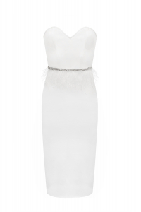 Платье &quot;Шелли&quot; белое, трикотажное, декорированное камнями и перьями