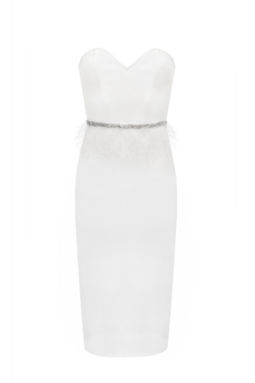 Платье "Шелли" белое, трикотажное, декорированное камнями и перьями